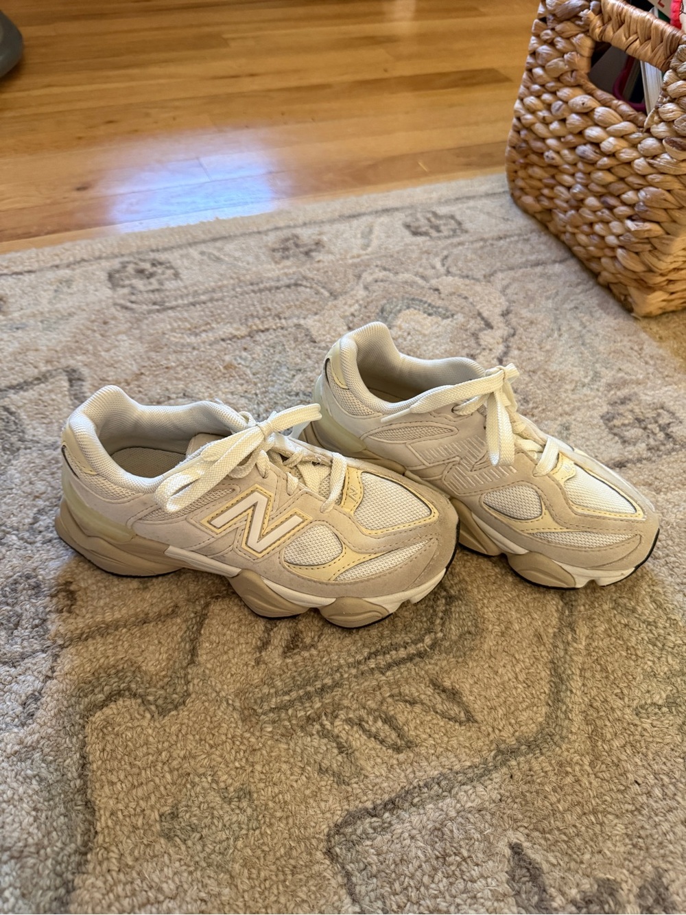 New Balance Cream/White Chunky Kids Sneakers